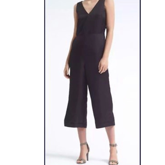 banana republic v neck jumpsuit